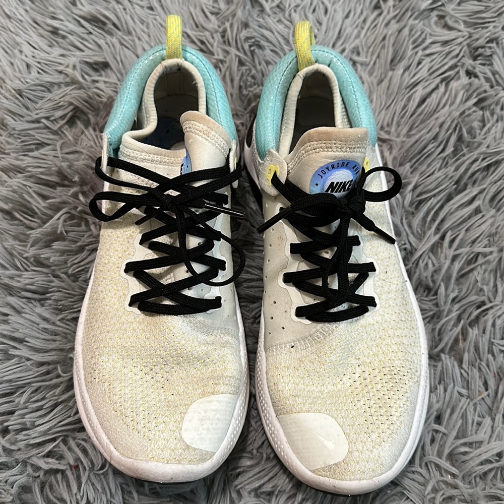 Women’s Nike Joy ride knit 7.5 white shoe